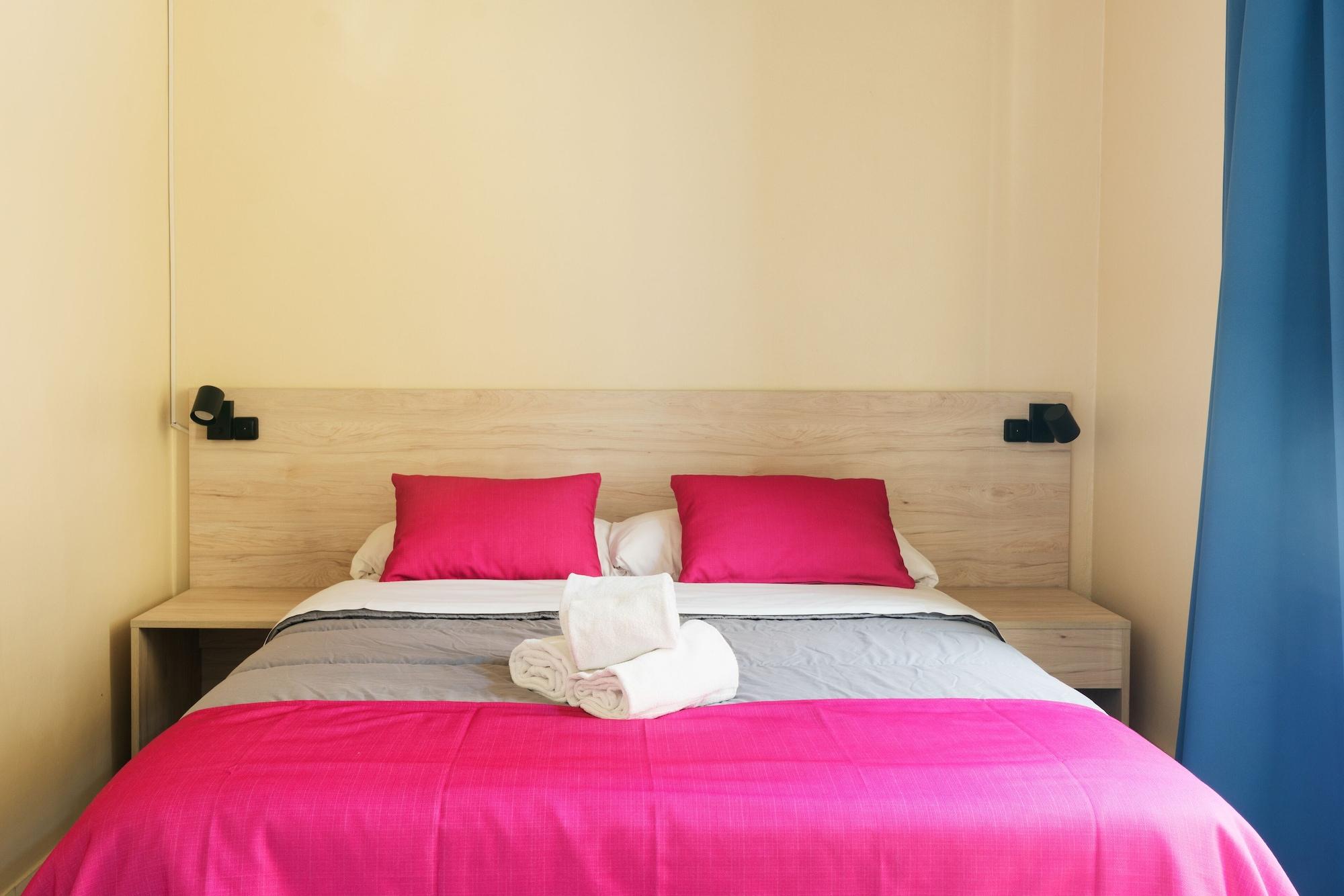Hostel Red Nest