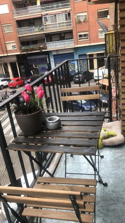 Grande En Piso Compartido Con 2 Adultos Y 1 Perrito Homestay Valencia