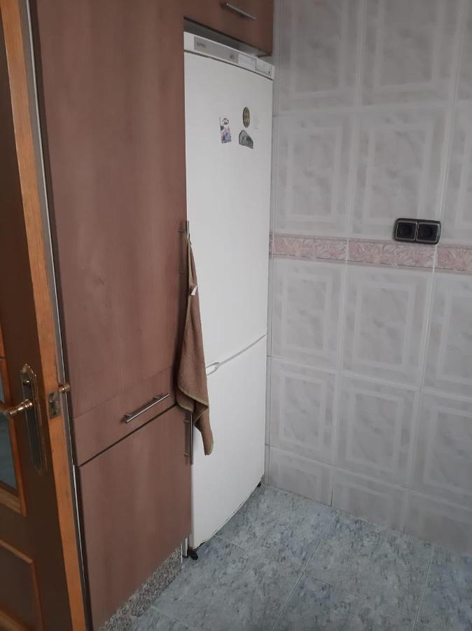 Grande En Piso Compartido Con 2 Adultos Y 1 Perrito Valencia