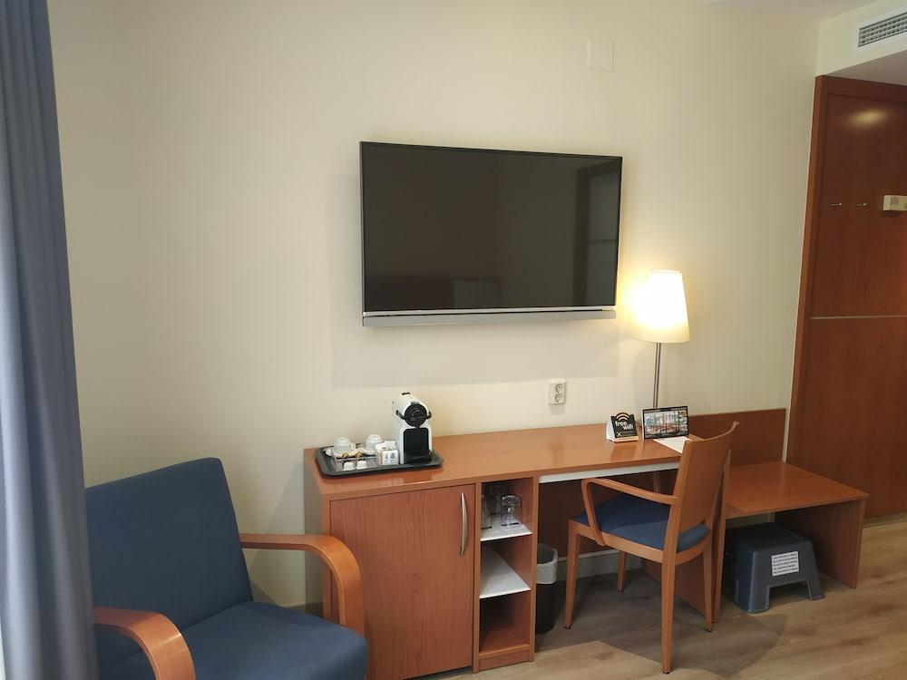Rh Sorolla Centro Hotel 3*