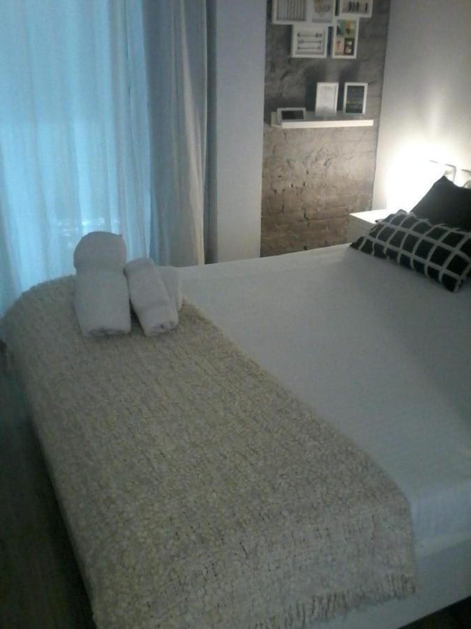 Pequeno Con Mini Piscina - No Climatizada Apartment *