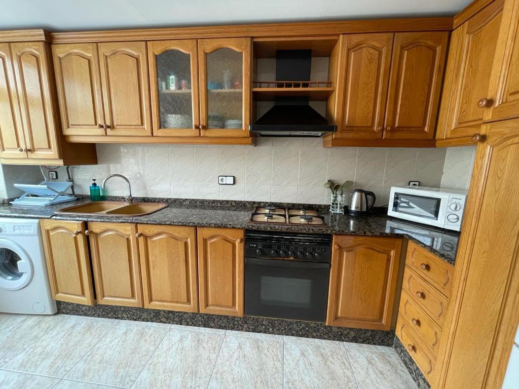 Malvarrosa Familiar, Beach Wifi Apartment *