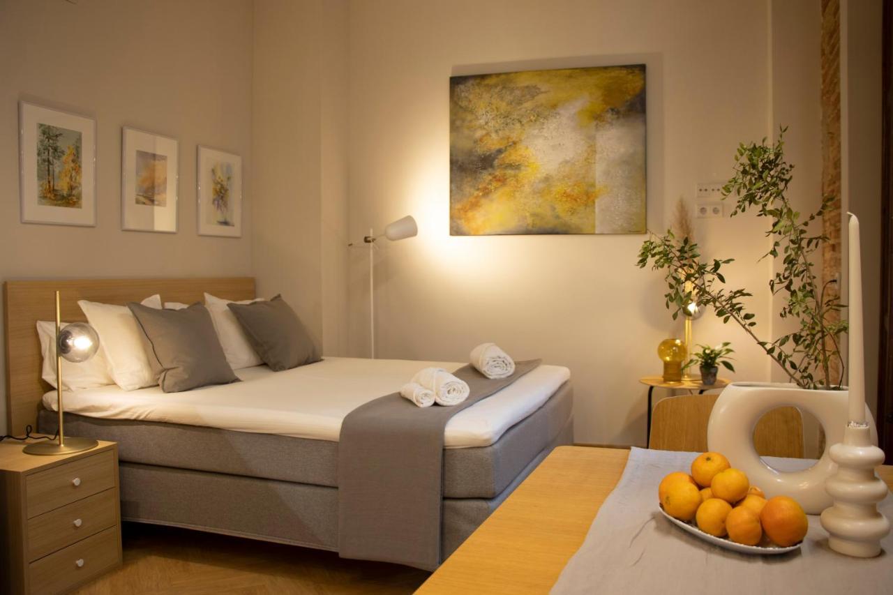 Singularstays Santa Cruz 9 *