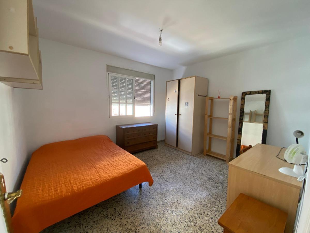 Bigger Flat Ideal Familia Near Center And *