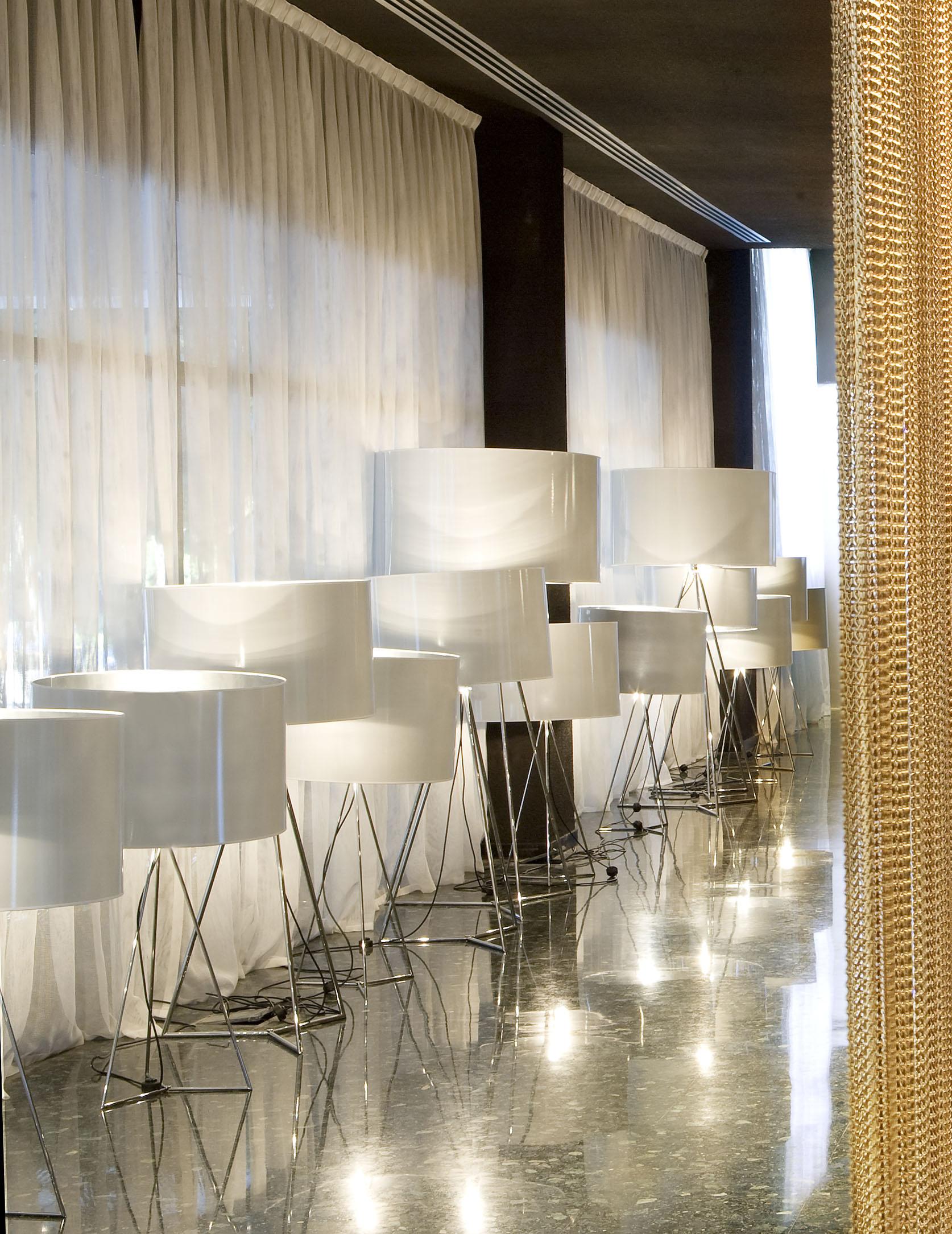 Medium Hotel