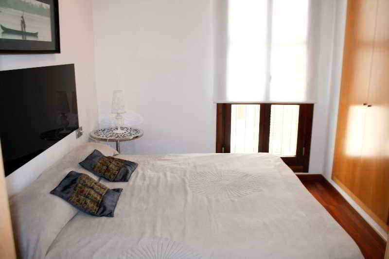 Happy Apartment *