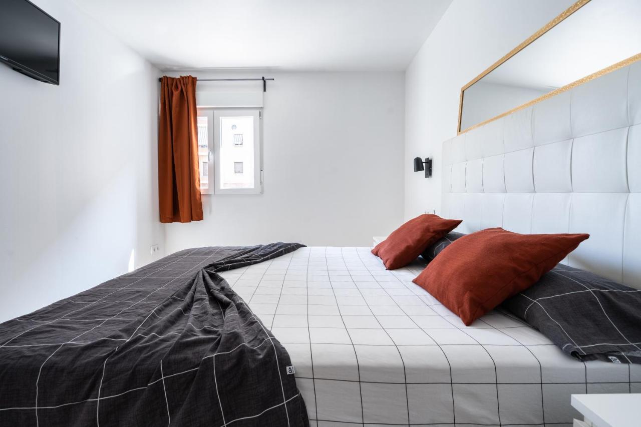 - Spacious Sanctuary In The Heart Of Valencia! - Apartment