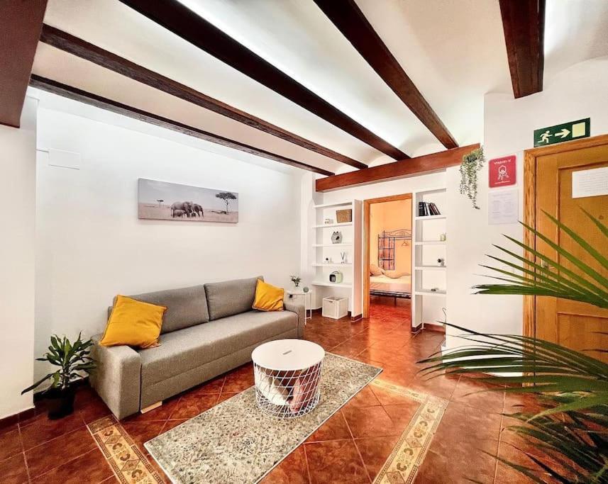 Lux Living - Center Apartment *