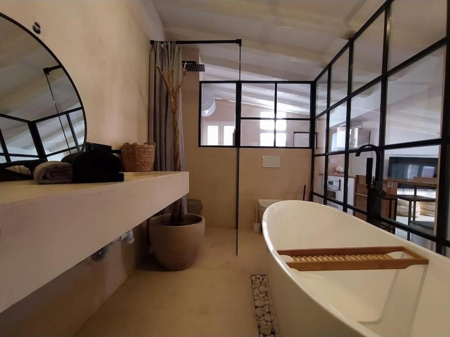 Apartment Charming Loft In The Heart Of El Carmen