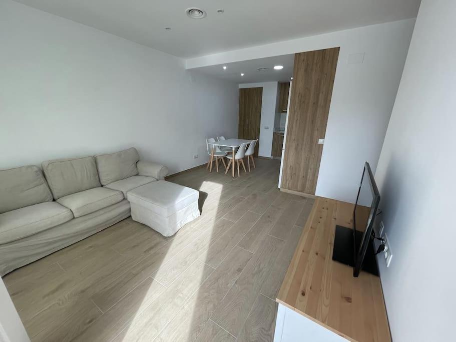 Malvarrosa 5px 2bth 5 Min Beach. Wifi. * Valencia