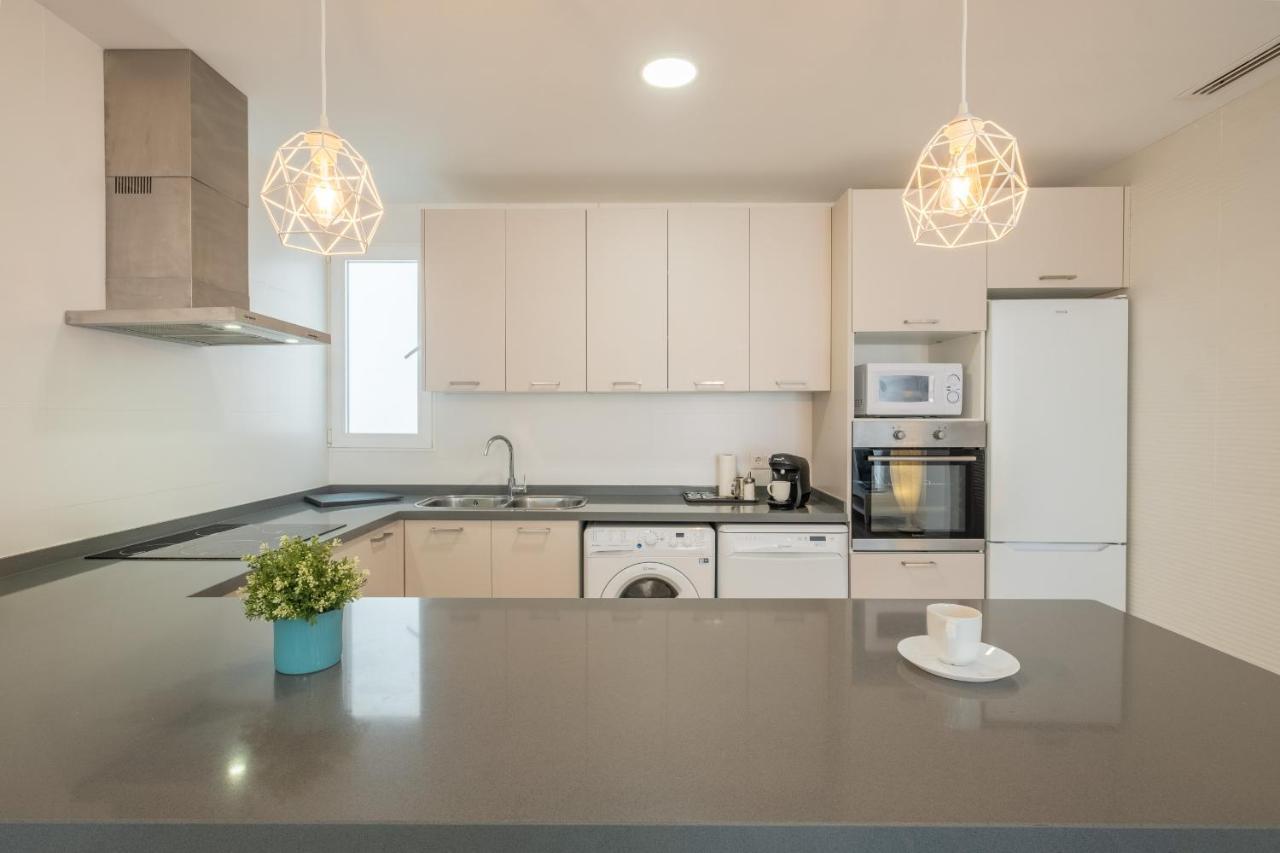 Modern, Stylish With Balcony Apartment Valencia