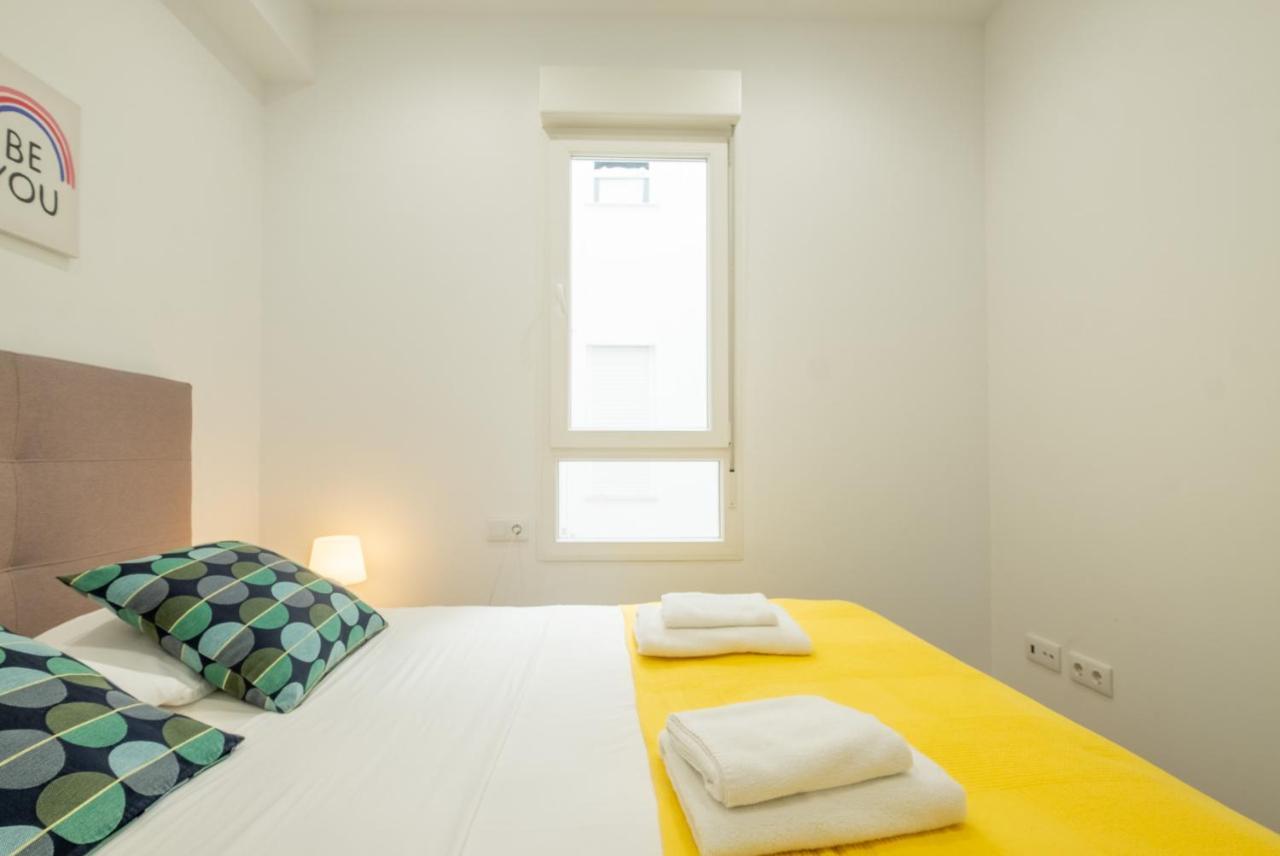 Modern, Stylish With Balcony Apartment *