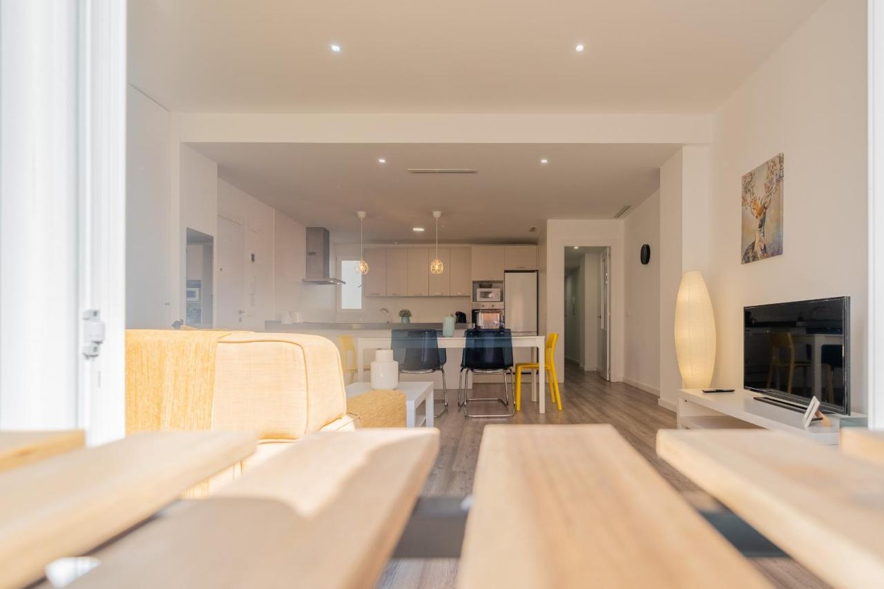 Apartment Modern, Stylish With Balcony *