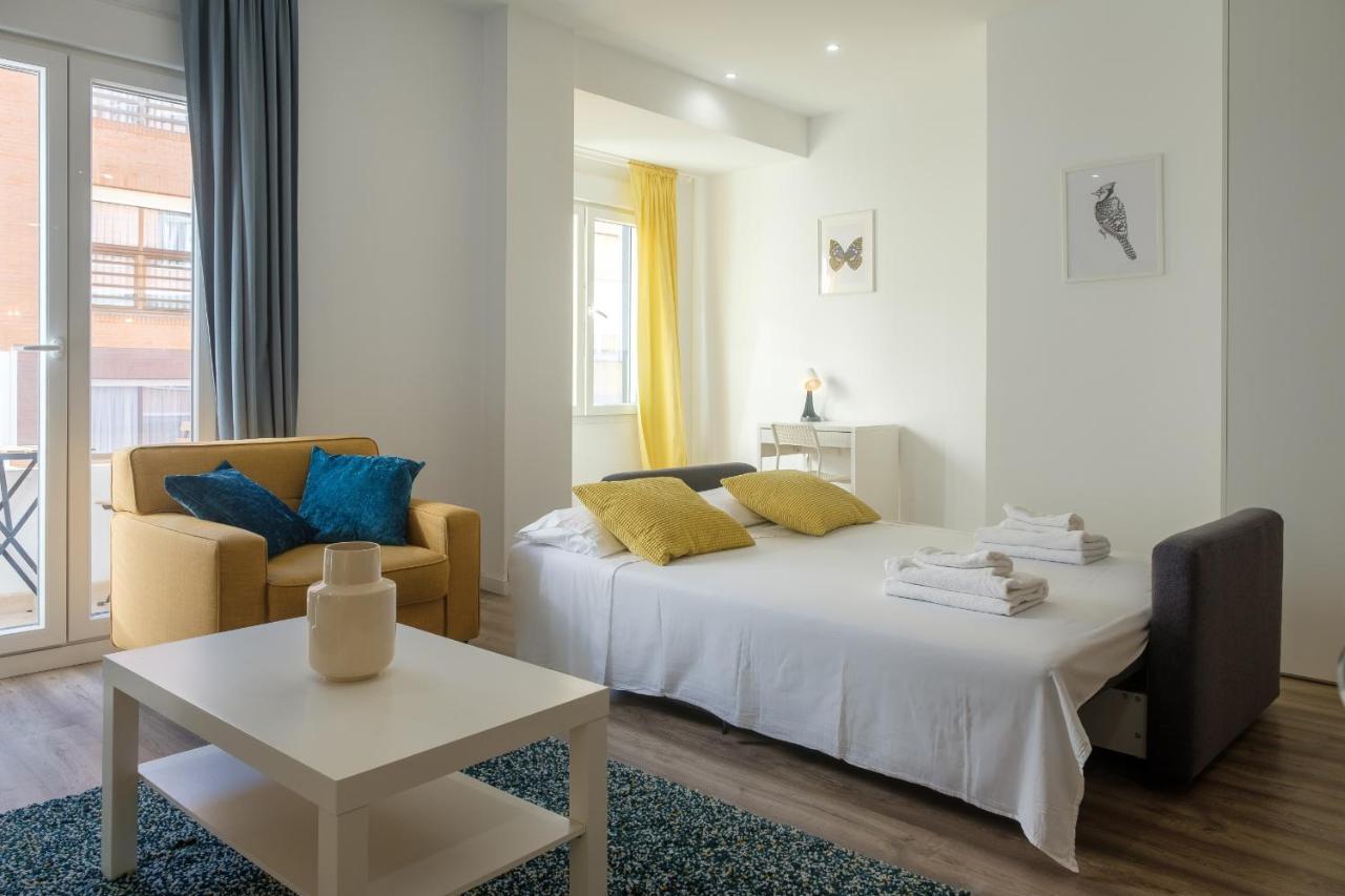 Apartment Modern, Stylish With Balcony *
