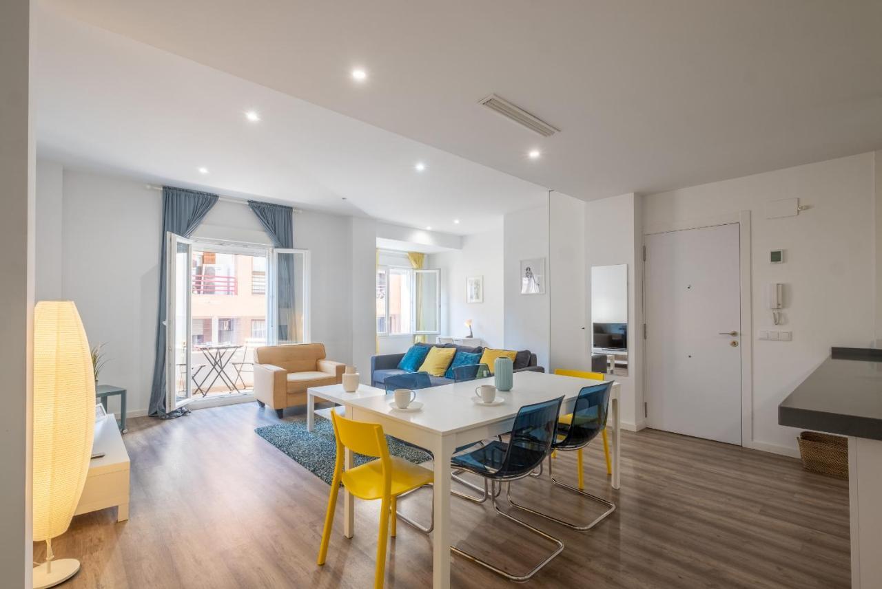Modern, Stylish With Balcony Apartment Valencia
