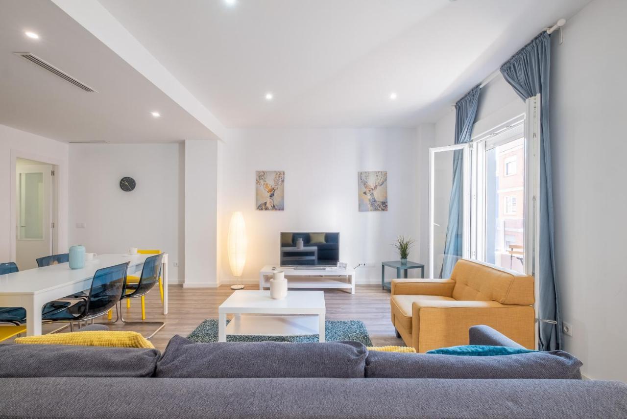 Modern, Stylish With Balcony *