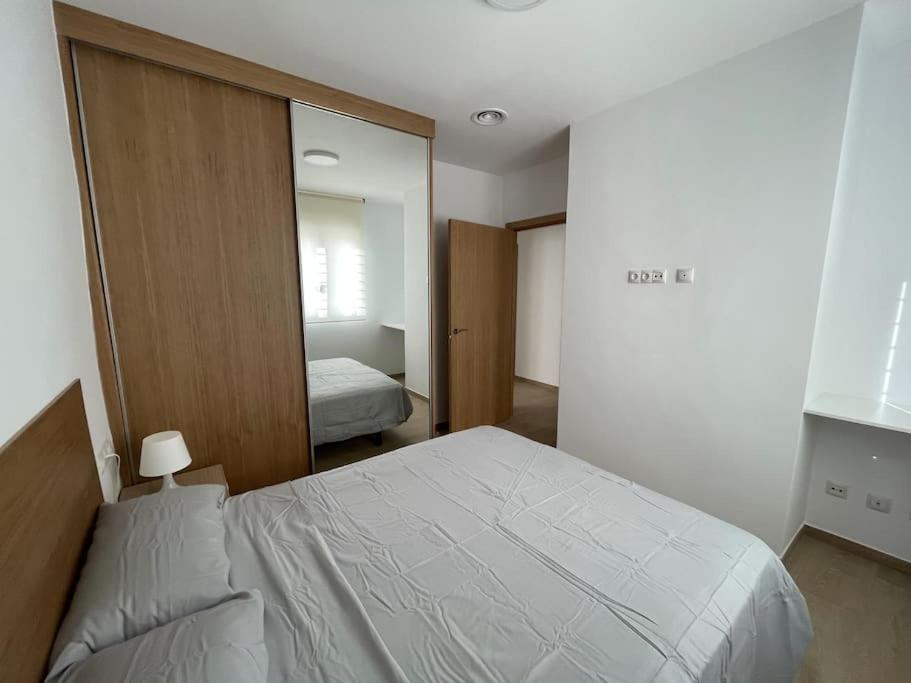 Malvarrosa 5px 2bth 5 Min Beach. Wifi. Valencia