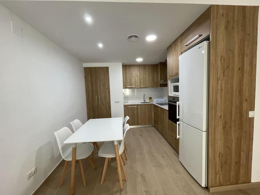 Apartment Malvarrosa 5px 2bth 5 Min Beach. Wifi. Valencia