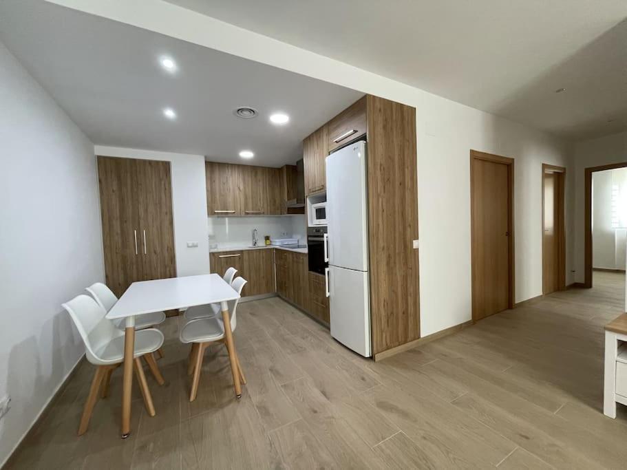 Malvarrosa 5px 2bth 5 Min Beach. Wifi. Apartment *