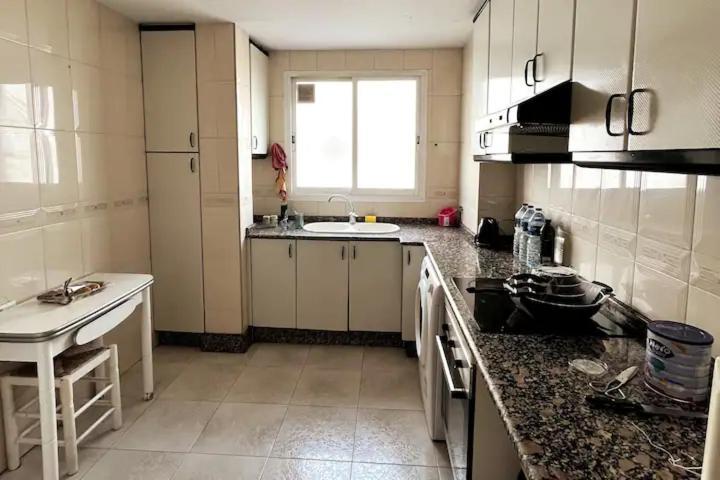 Comfortable - Habitacion Acogedora Homestay Valencia