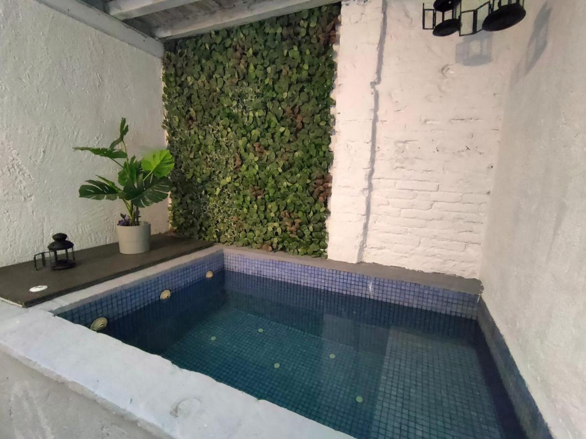 Pequeno Con Mini Piscina - No Climatizada Apartment Valencia