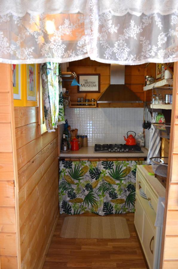 Сasa de vacaciones The Fool & The Princess Wooden House 2 *