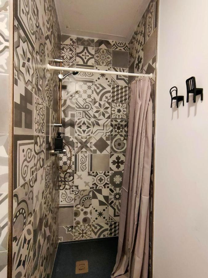Pequeno Con Mini Piscina - No Climatizada Apartment *