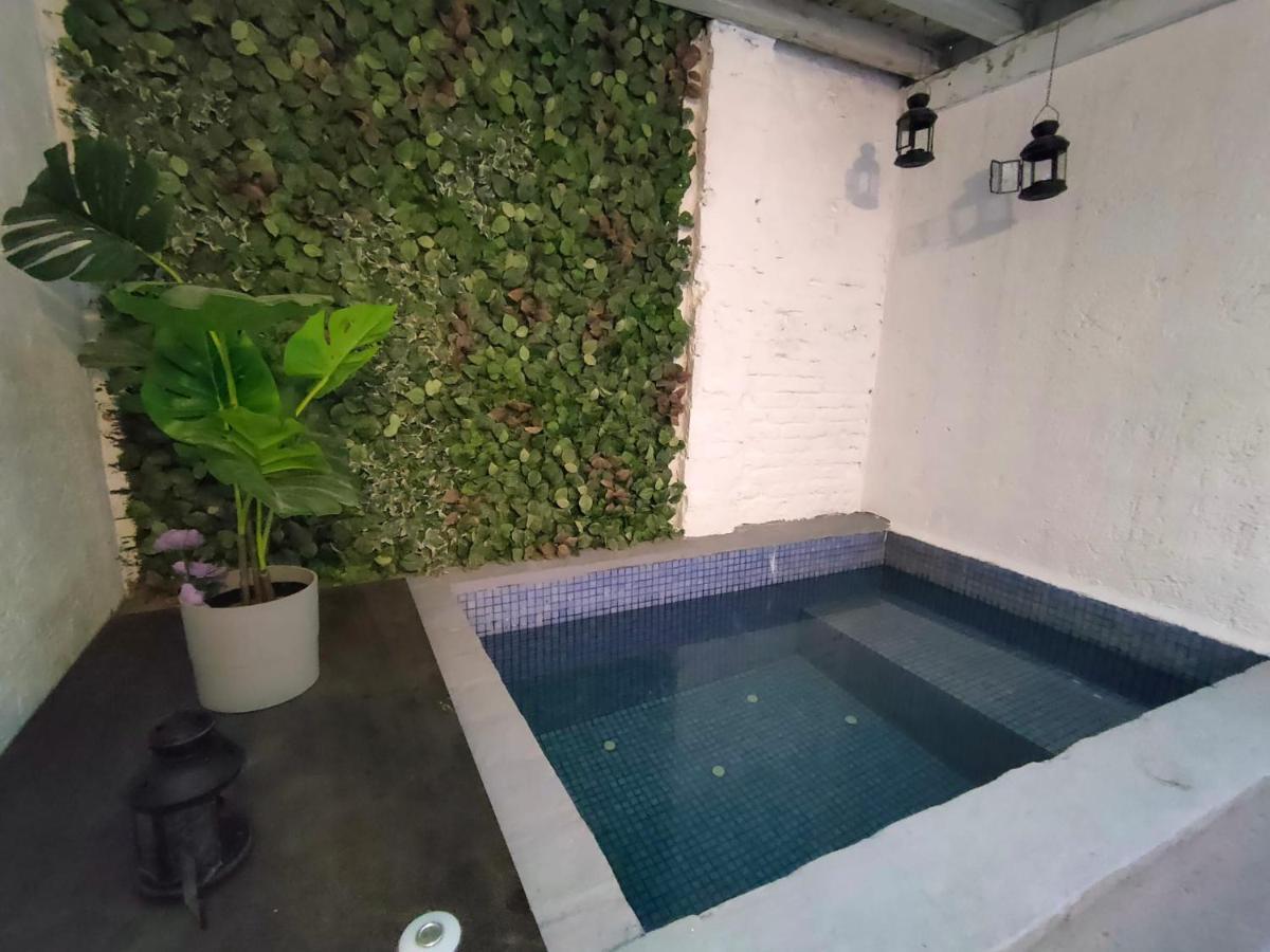 Pequeno Con Mini Piscina - No Climatizada