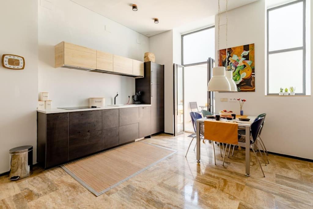 Cozy Loft Patio+pool +wifi Apartment *