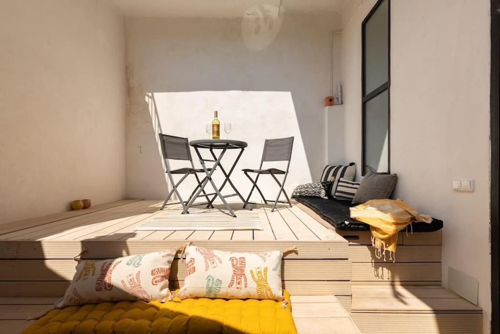 Apartment Cozy Loft Patio+pool +wifi *