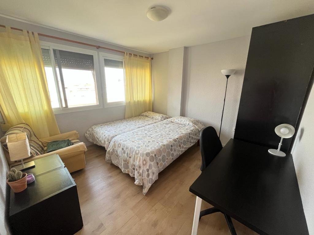 Views-room 2 People Shared Flat * Valencia