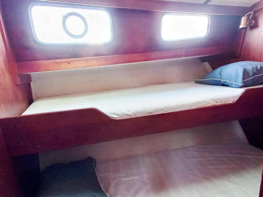 Botel Excelente Velero Clasico En