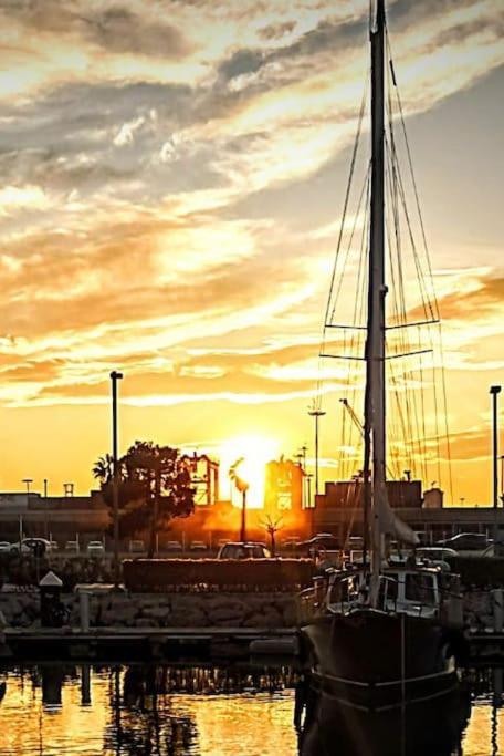 Excelente Velero Clasico En Botel