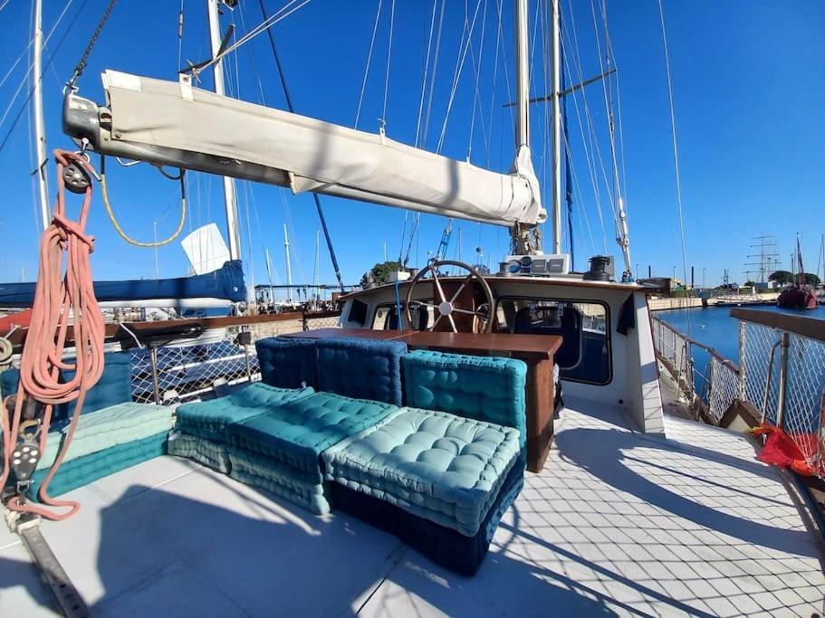 Excelente Velero Clasico En *