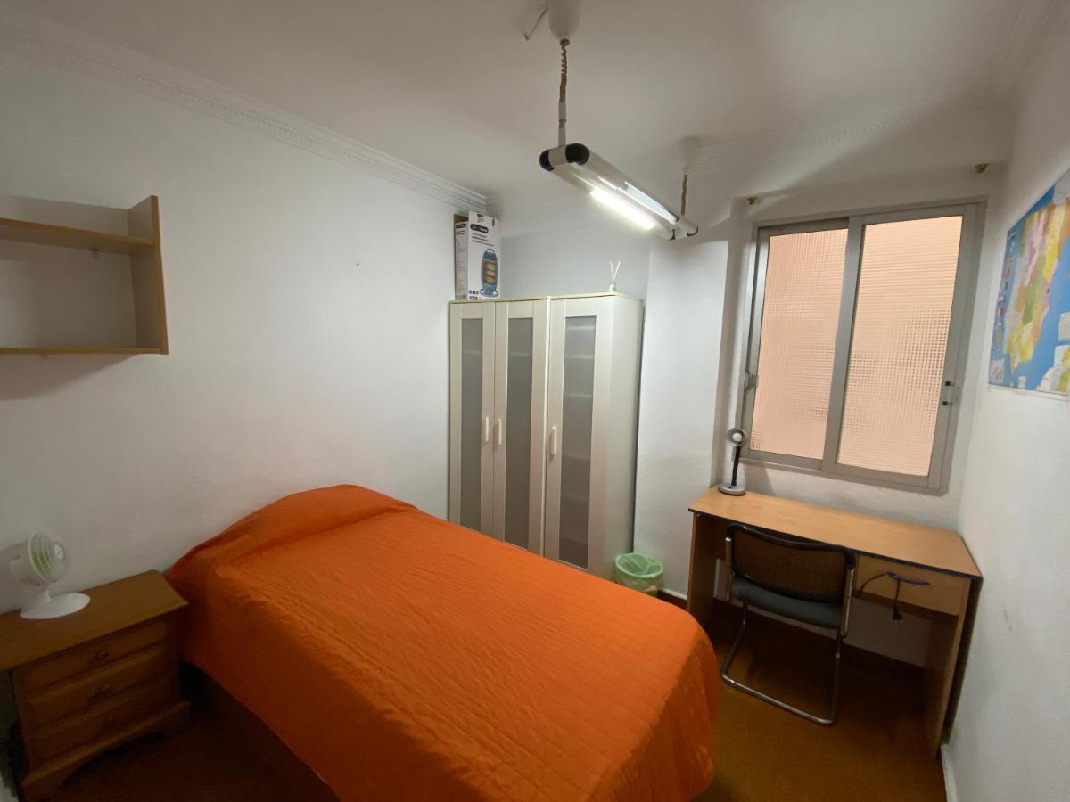 Piso Jovenes Familia Cerca Playa Y Centro . Blasco Ibanez A Apartment