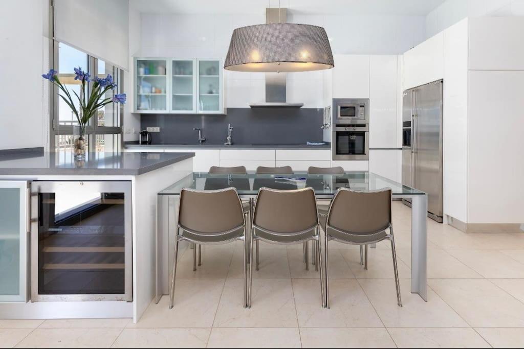Apartment Luxury Sea View With 2