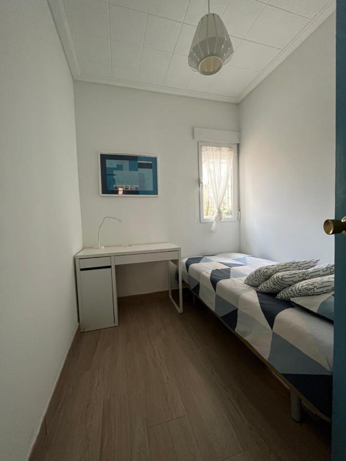 Apartment Modernized 3-bedroom Flat 500m To The Valencia