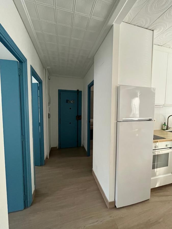 Modernized 3-bedroom Flat 500m To The Apartment