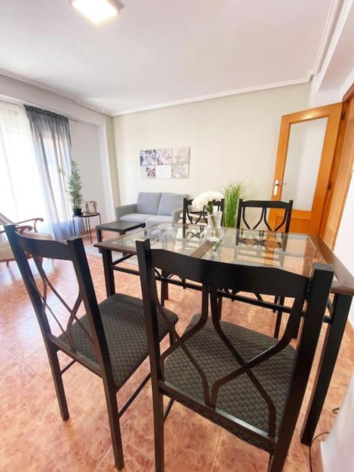 In Spacious Flat In *