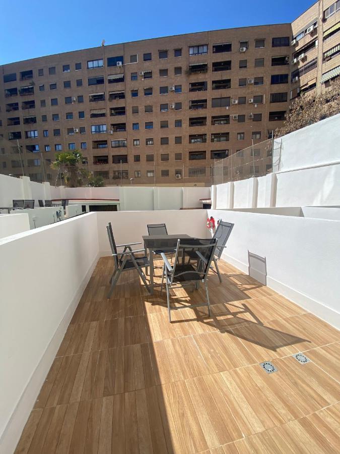 Travel Habitat Ave Sorolla Suites Apartment