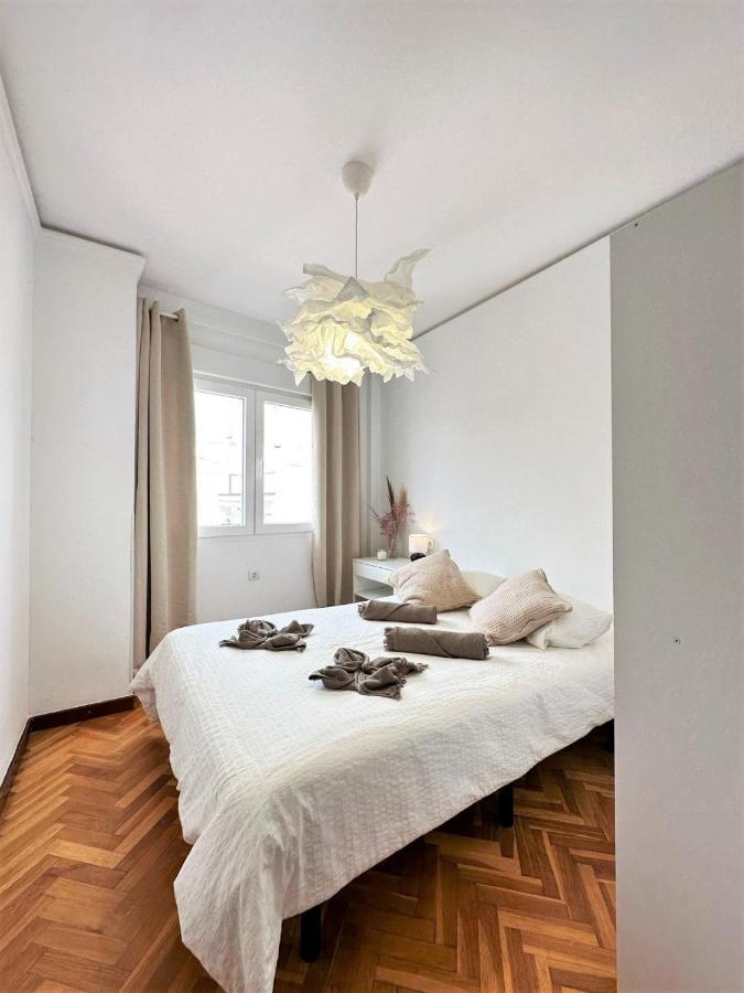 Your Sunny & Spacious Portview Apartment *