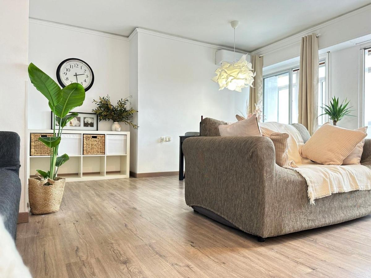 Your Sunny & Spacious Portview *