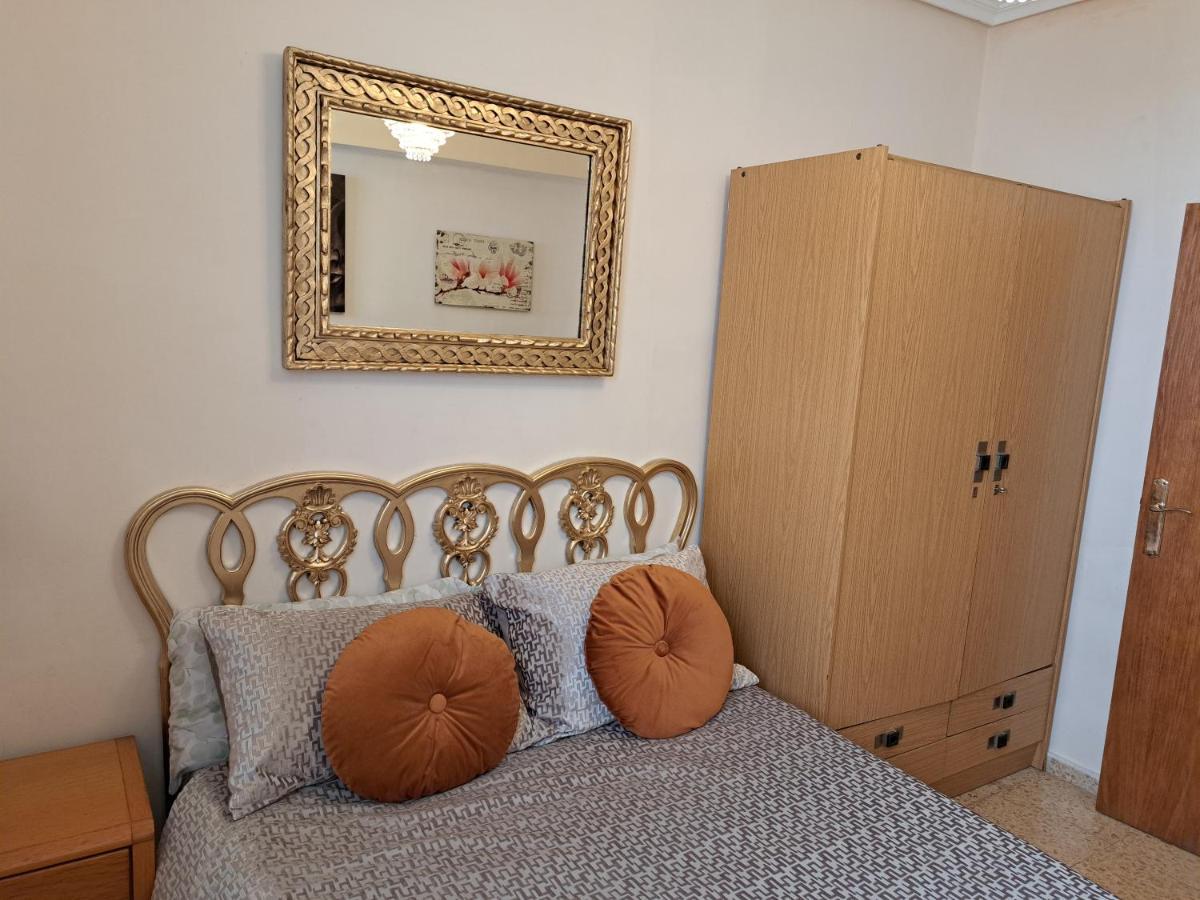 3 Bedroom Flat With Wifi * Valencia