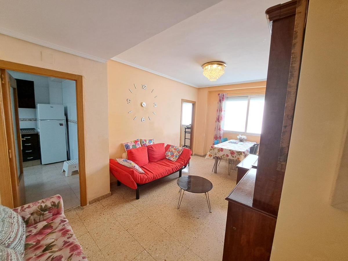 Apartment 3 Bedroom Flat With Wifi *