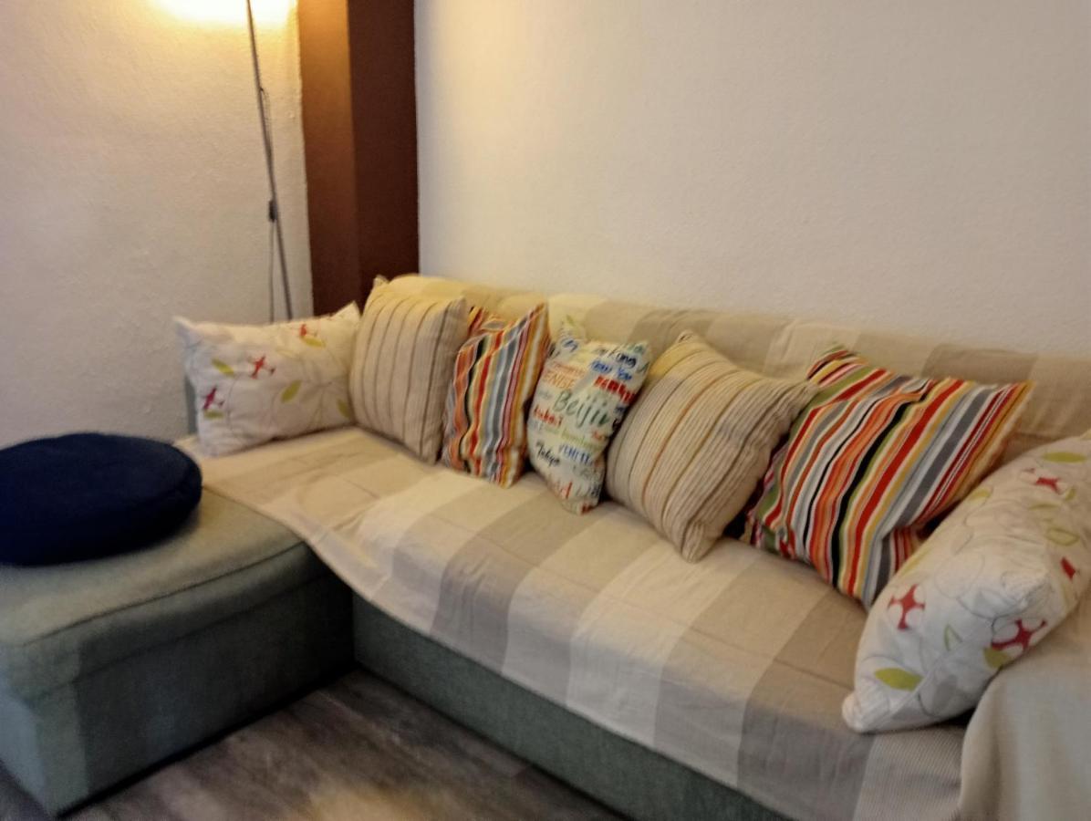 Apartment Lola Encorts