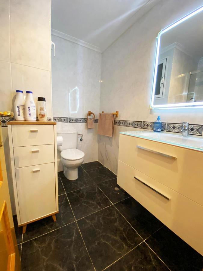 In Great Location In Shared Valencia
