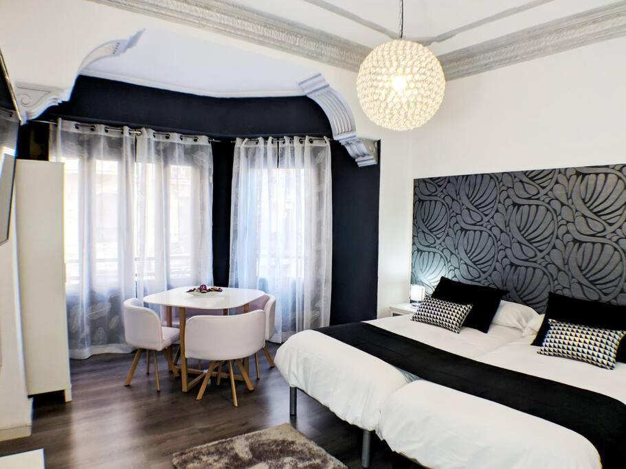 Bonito Y Amplio Piso Junto A La Plaza De Toros. Apartment