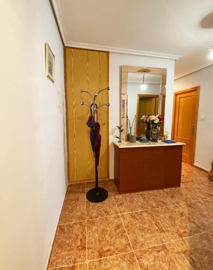 In Great Location In Shared Valencia