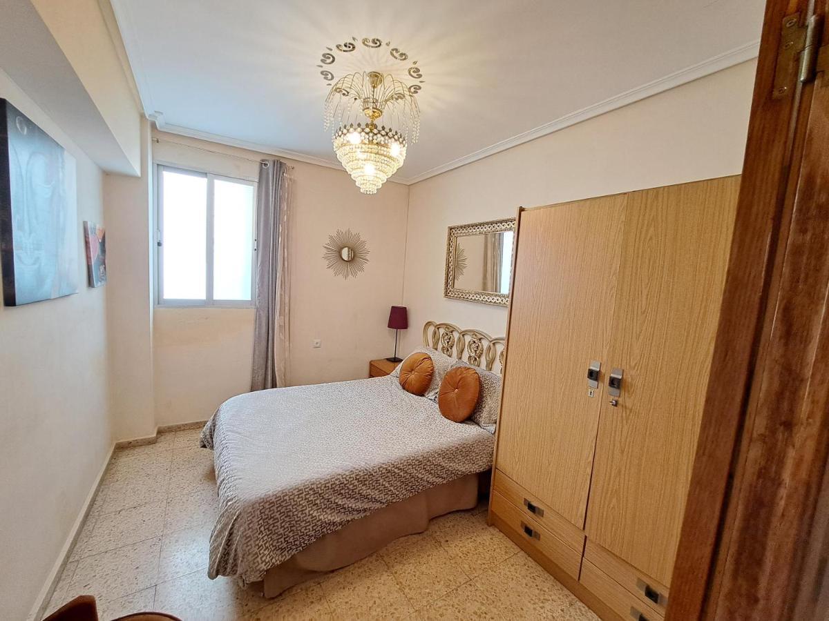 Apartment 3 Bedroom Flat With Wifi Valencia