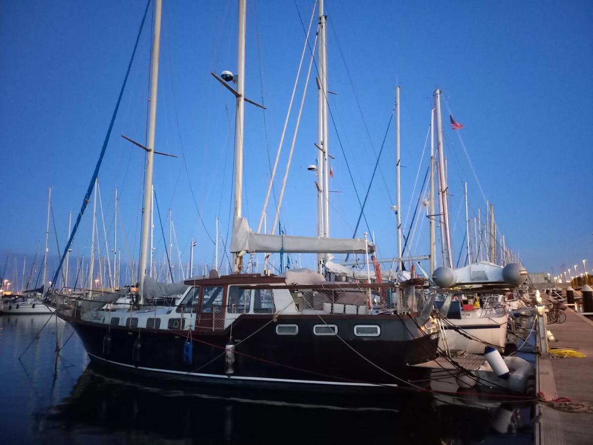 Excelente Velero Clasico En * Valencia